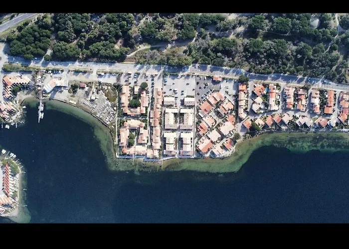 Pinede Du Golf Port Лёкат